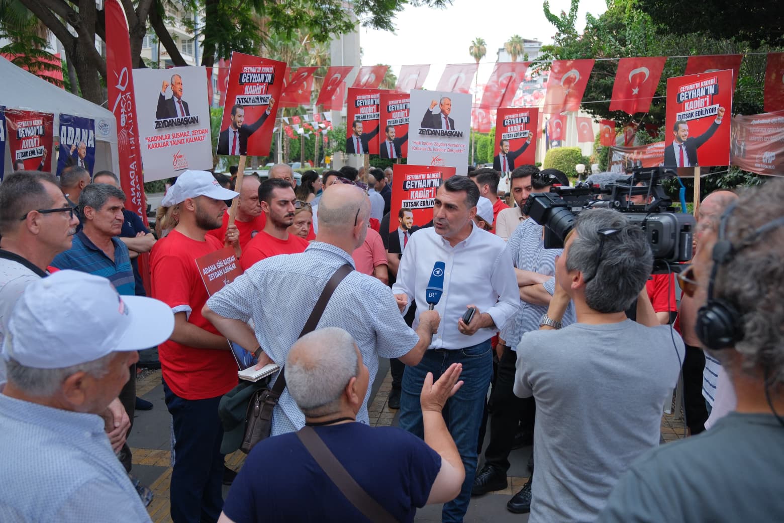 Chpli Tanburoğlundan Karalar Tepkisi Zeydan Karaların Hizmetlernden Rahatsız Oldular (1)