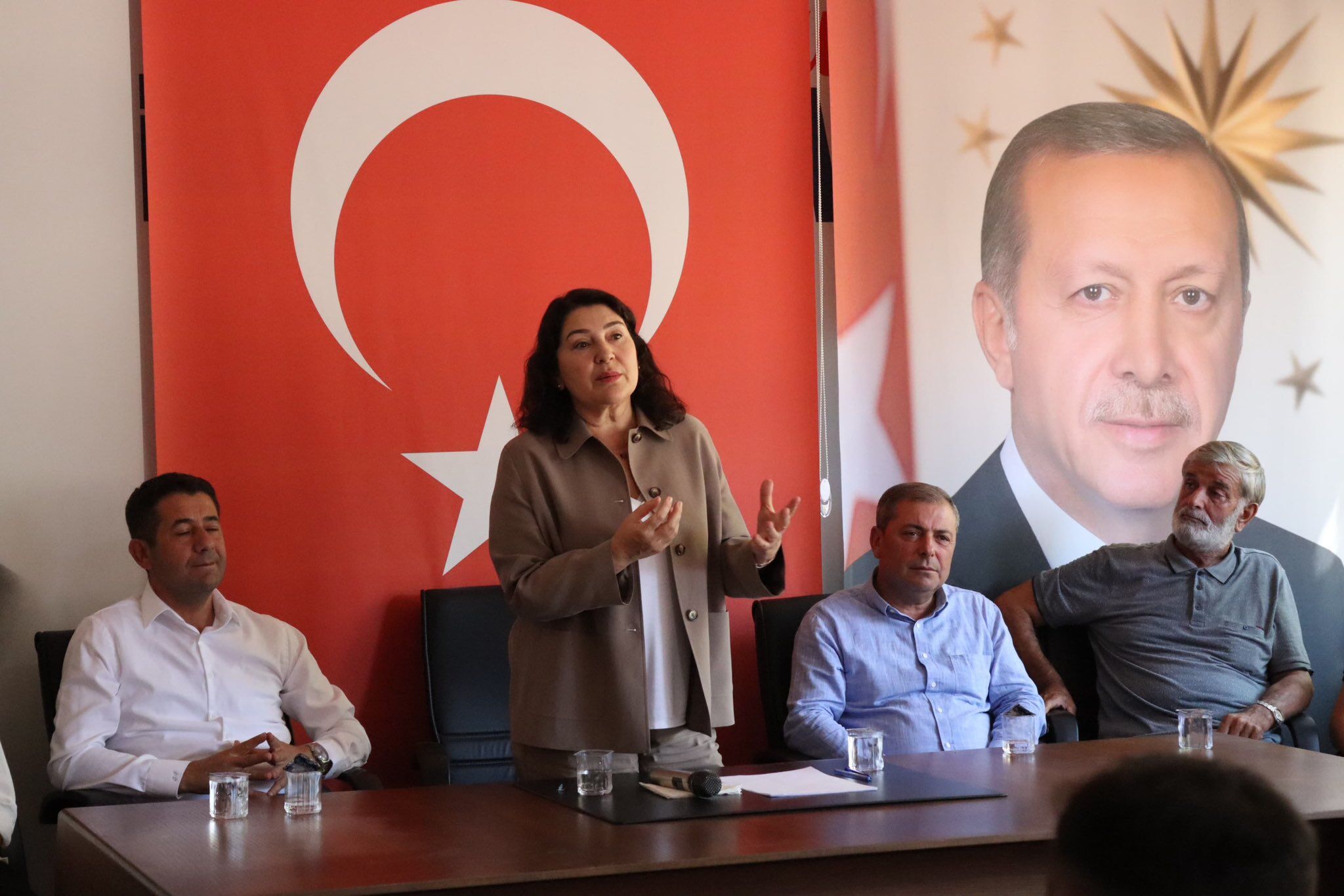 Karamık, Feke’de Teşkilatla Buluştu “Feke'mizi Daha Ileriye Taşıyacağız” (2)