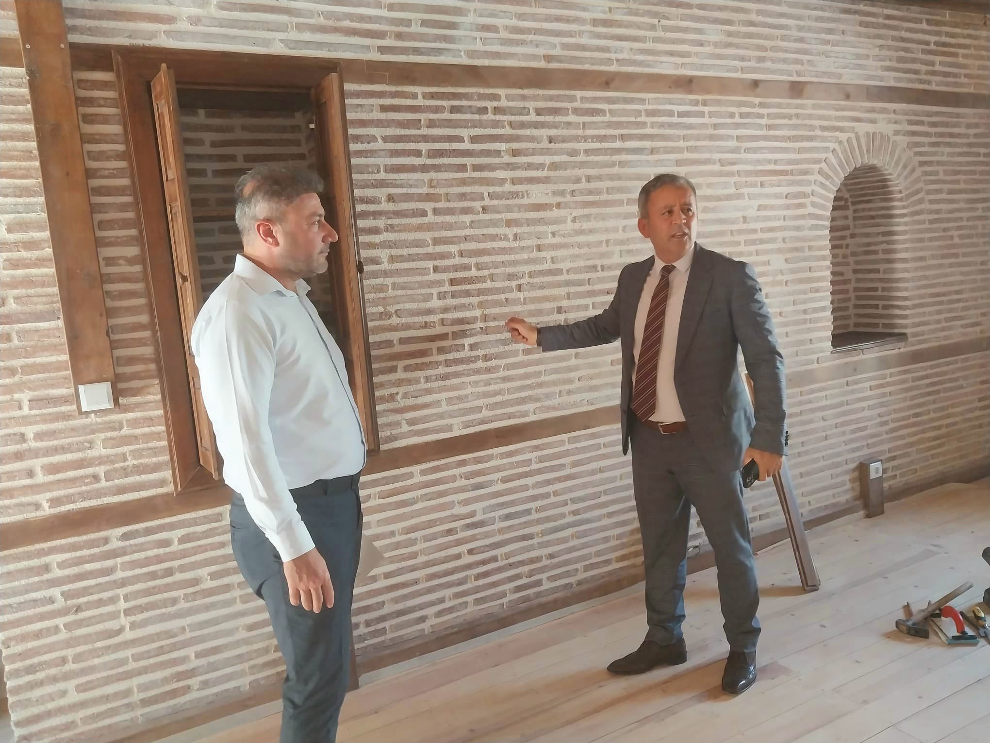 Ramazanoğlu Konağı’nda Gençlere Özel Kütüphane Ve Kitap Kafe Geliyor (2)