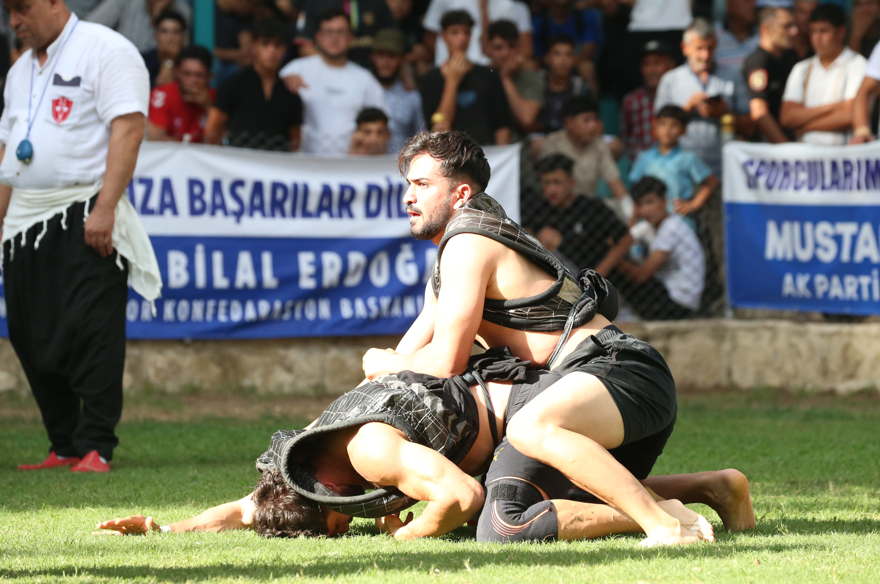 Uluslararası Aba Güreşi’nde Başpehlivan Enes Bandırma Oldu (3)