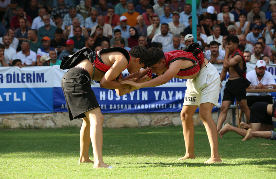 Uluslararası Aba Güreşi’nde Başpehlivan Enes Bandırma Oldu (4)