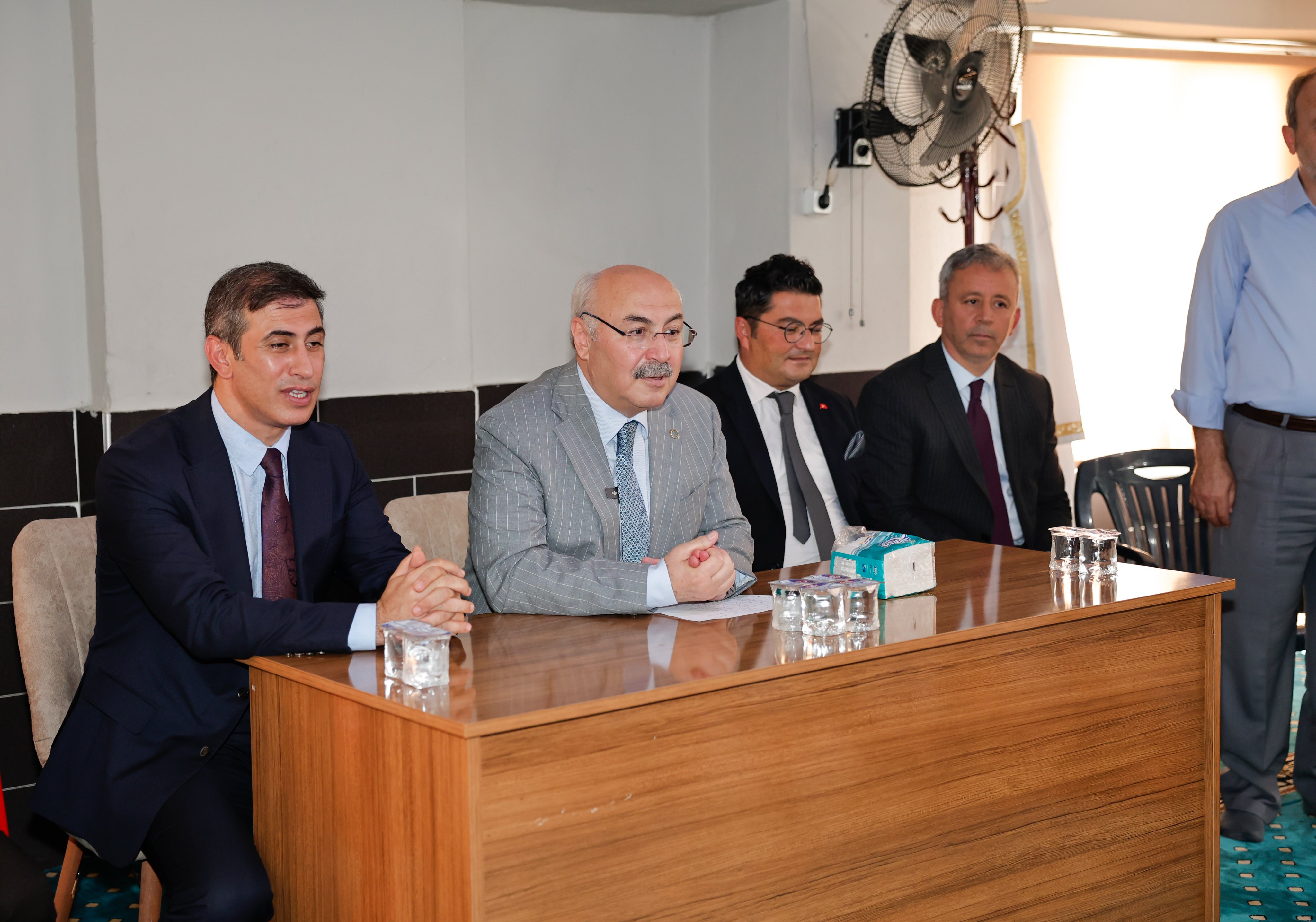 Vali Köşger, Kur’an Kursu Öğrencilerinin Etkinliğine Katıldı (1)