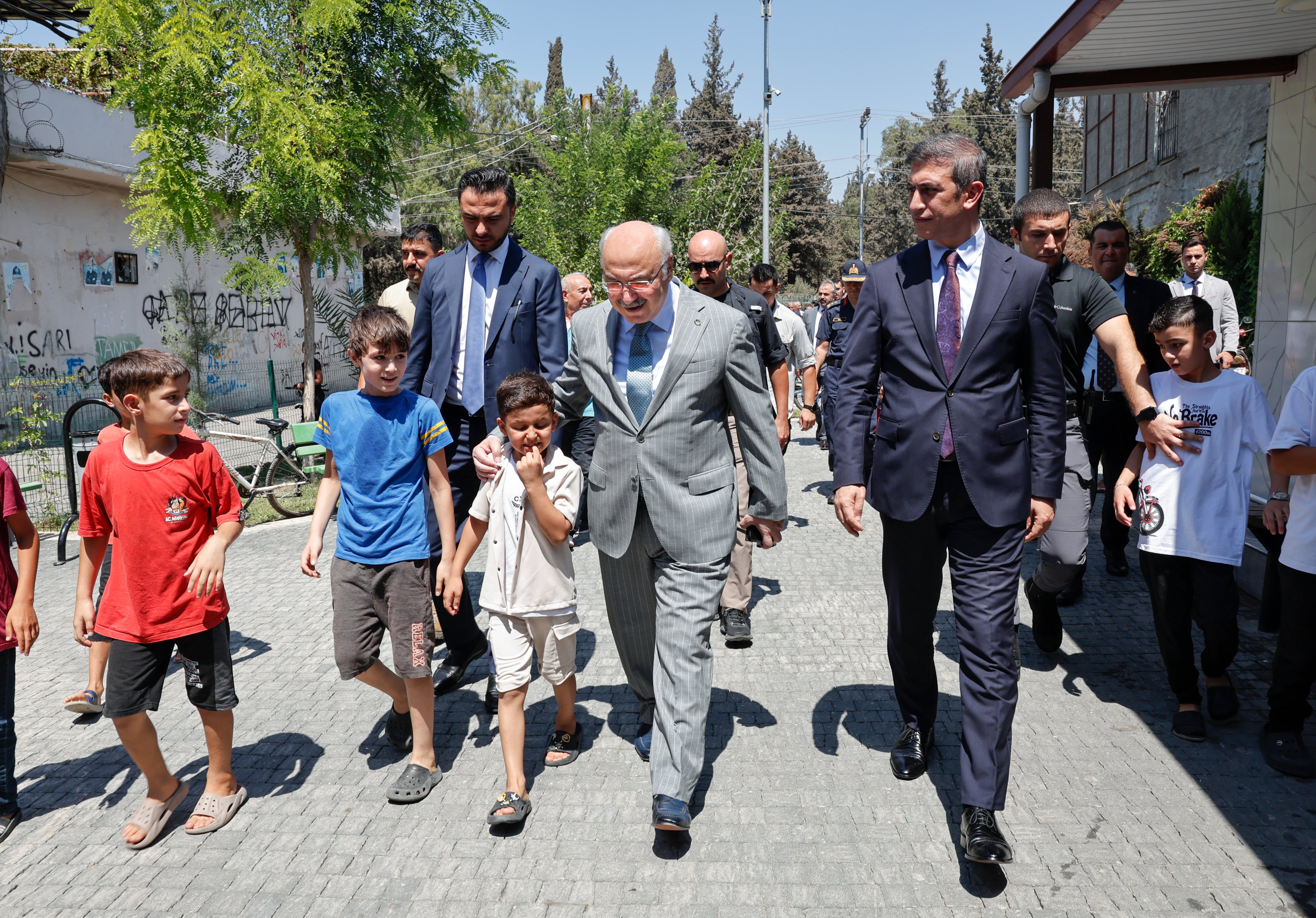 Vali Köşger, Kur’an Kursu Öğrencilerinin Etkinliğine Katıldı (2)