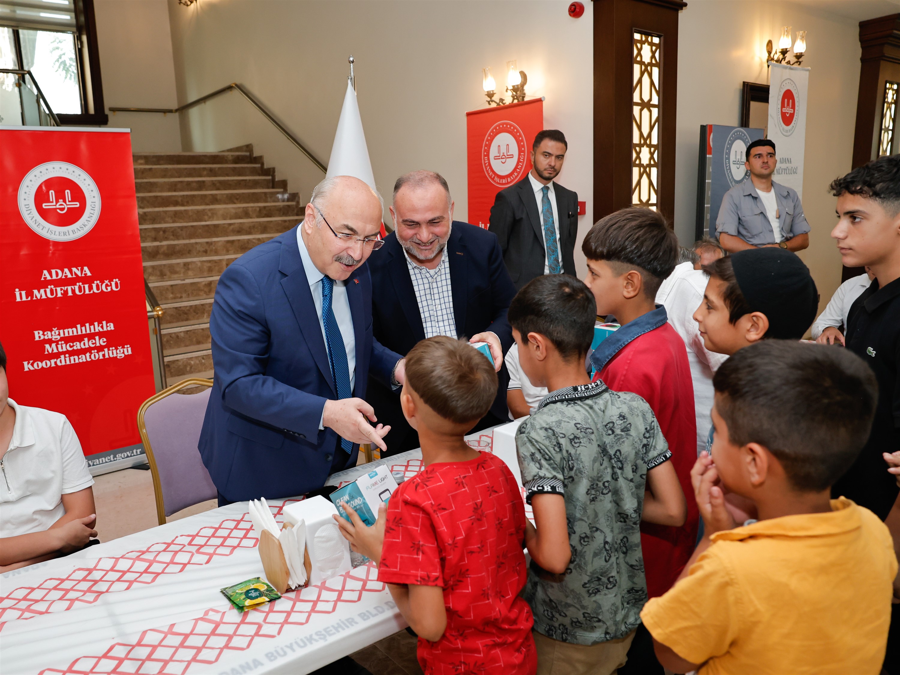 Vali Köşger, Kur’an Kursu Öğrencileriyle Adana Kebabı Etkinliğinde Buluştu (1)