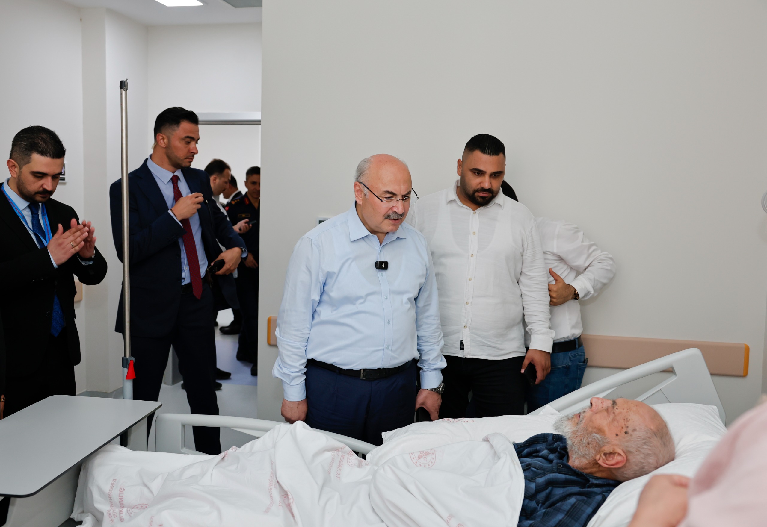 Vali Köşger’den Karşıyaka Devlet Hastanesi Palyatif Bakım Servisine Moral Ziyareti (1)