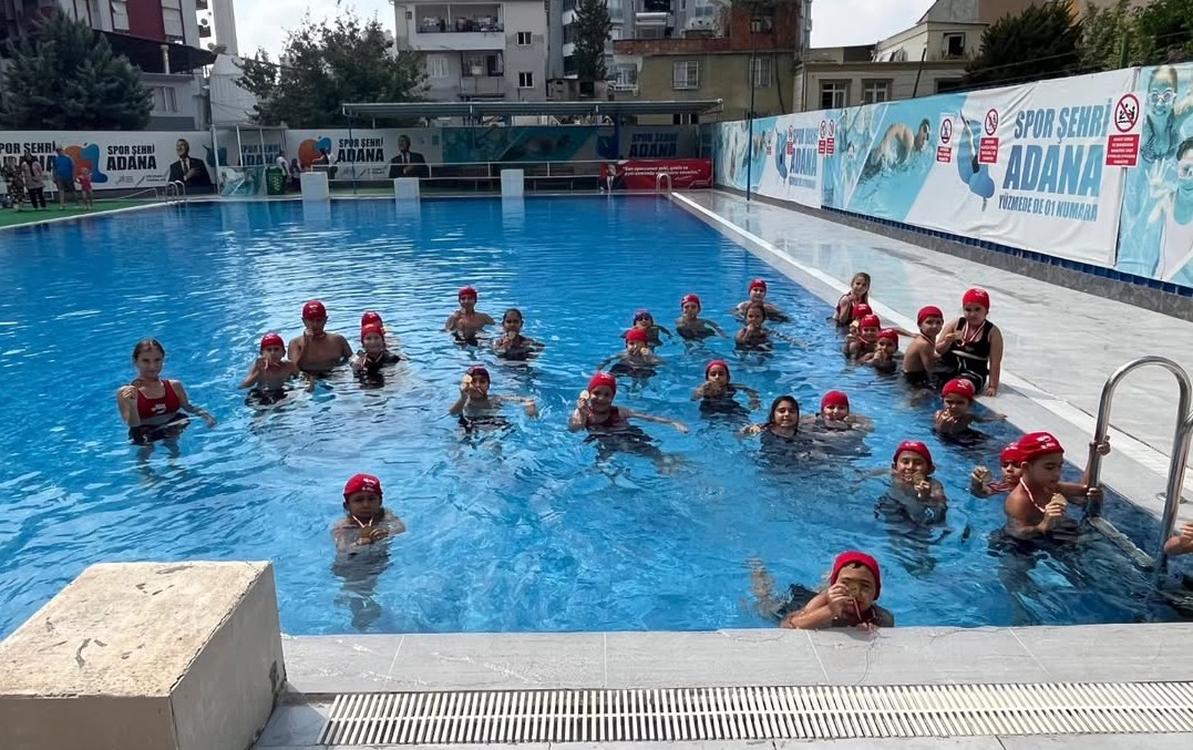 Yeşilyurt Yüzme Havuzu’nda Madalya Heyecanı