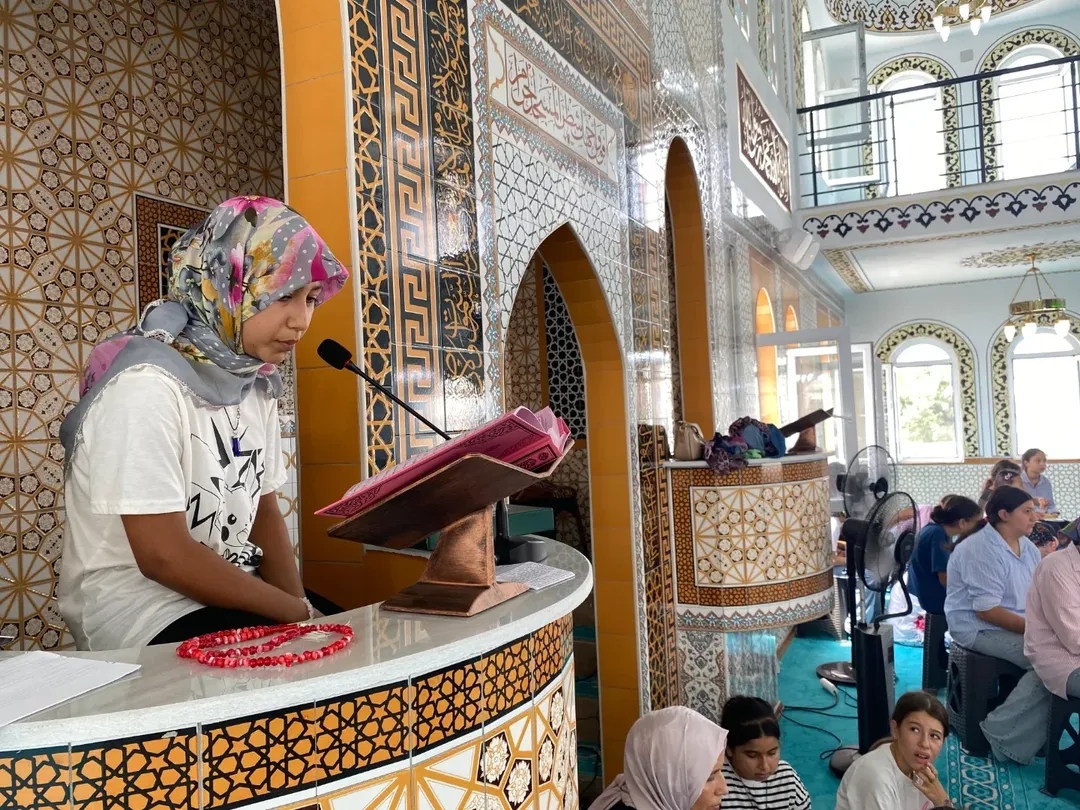 Yumurtalık Kaymakamı Papaker, Kur’an Öğrenen Çocukların Mezuniyet Sevincine Ortak Oldu (1)
