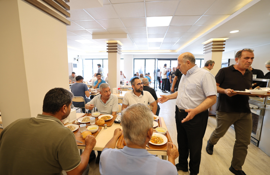 Yüreğir’de Dayanışma Sofrası Kuruldu İki Kent Lokantası Hizmete Açıldı (1)-1