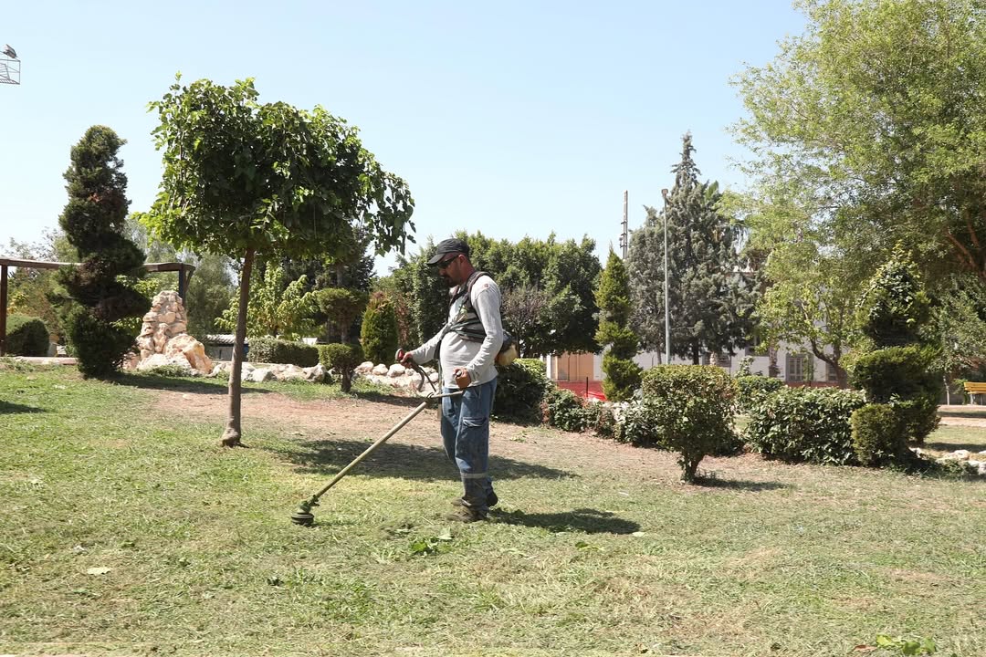 Yüreğir’de Park Ve Bahçelerde Yoğun Mesai (1)