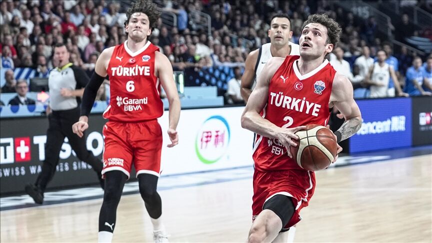 A Milli Erkek Basketbol Takımı Finalde!