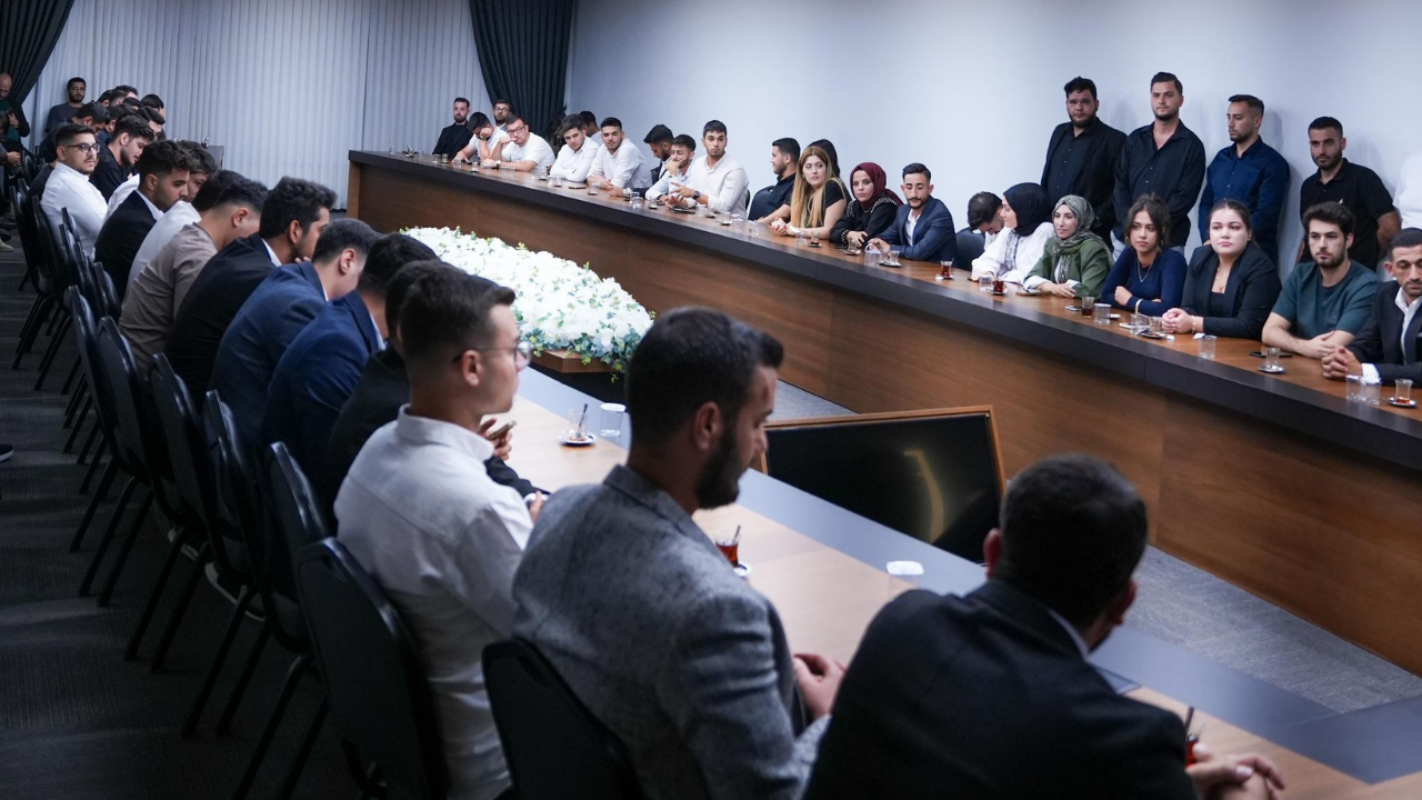Adana’da Ak Gençlik’e Büyük Destek!3