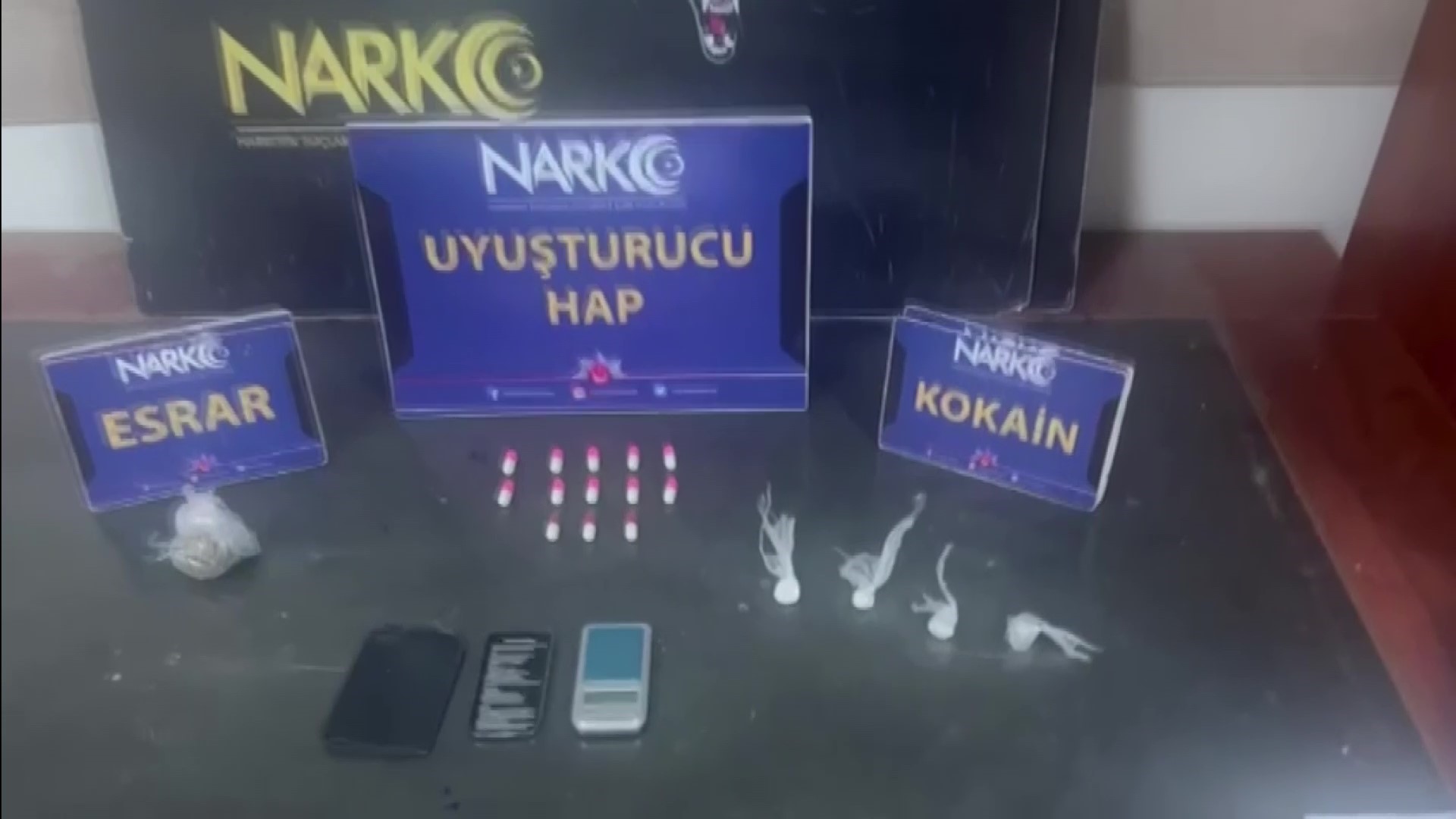 Adana’da Bir Şahıs Sosyal Medyada Uyuşturucu Ticareti Anlattı, Suçüstü Yakalandı (2)