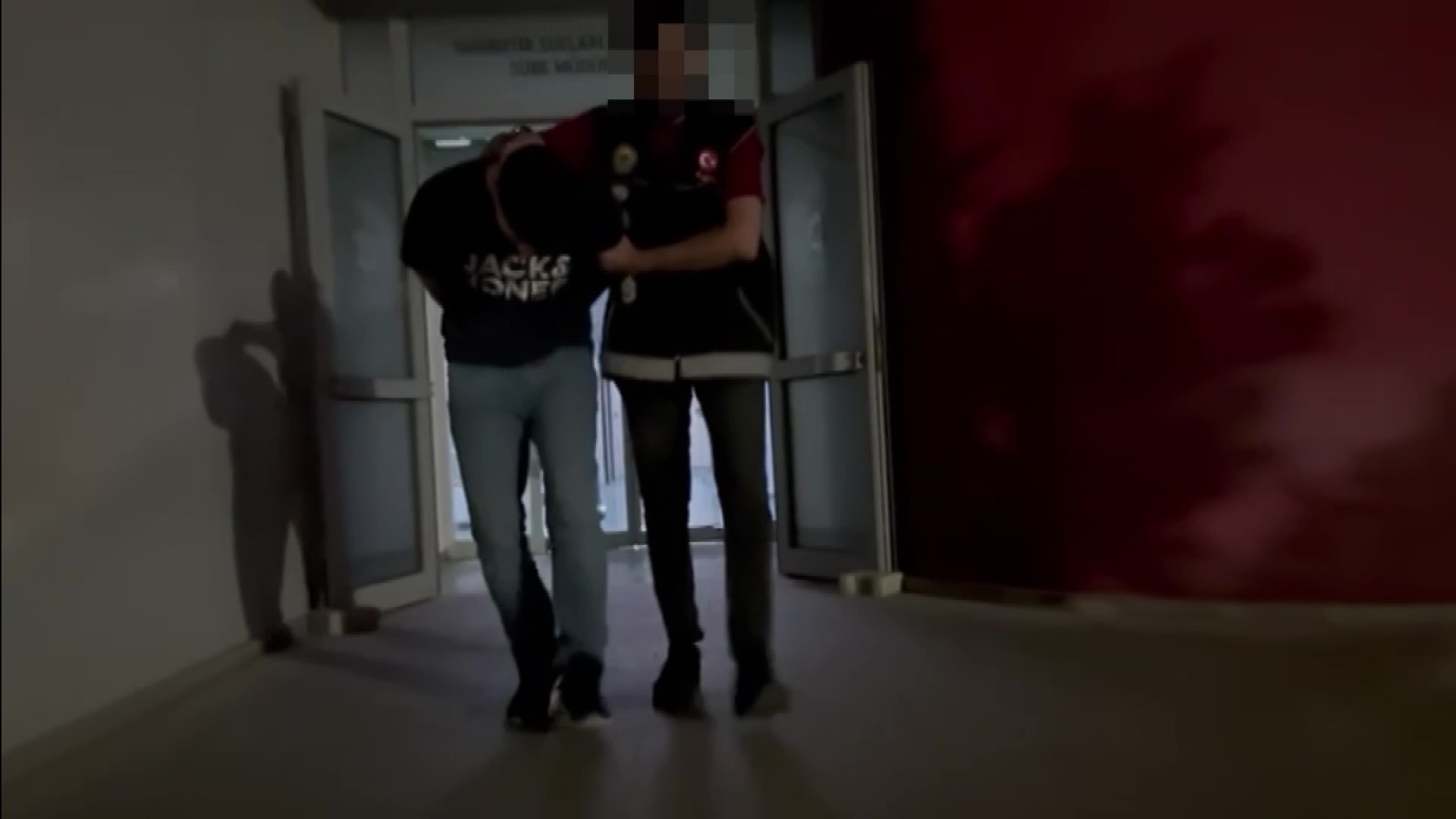Adana’da Bir Şahıs Sosyal Medyada Uyuşturucu Ticareti Anlattı, Suçüstü Yakalandı (3)