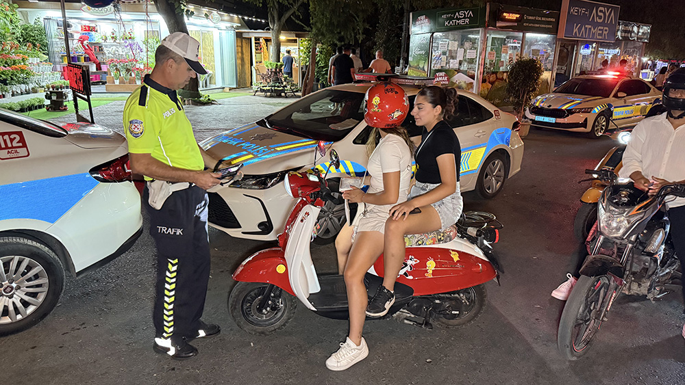 Adana’da Motosiklet Denetiminde Ceza Yağdı! (1)