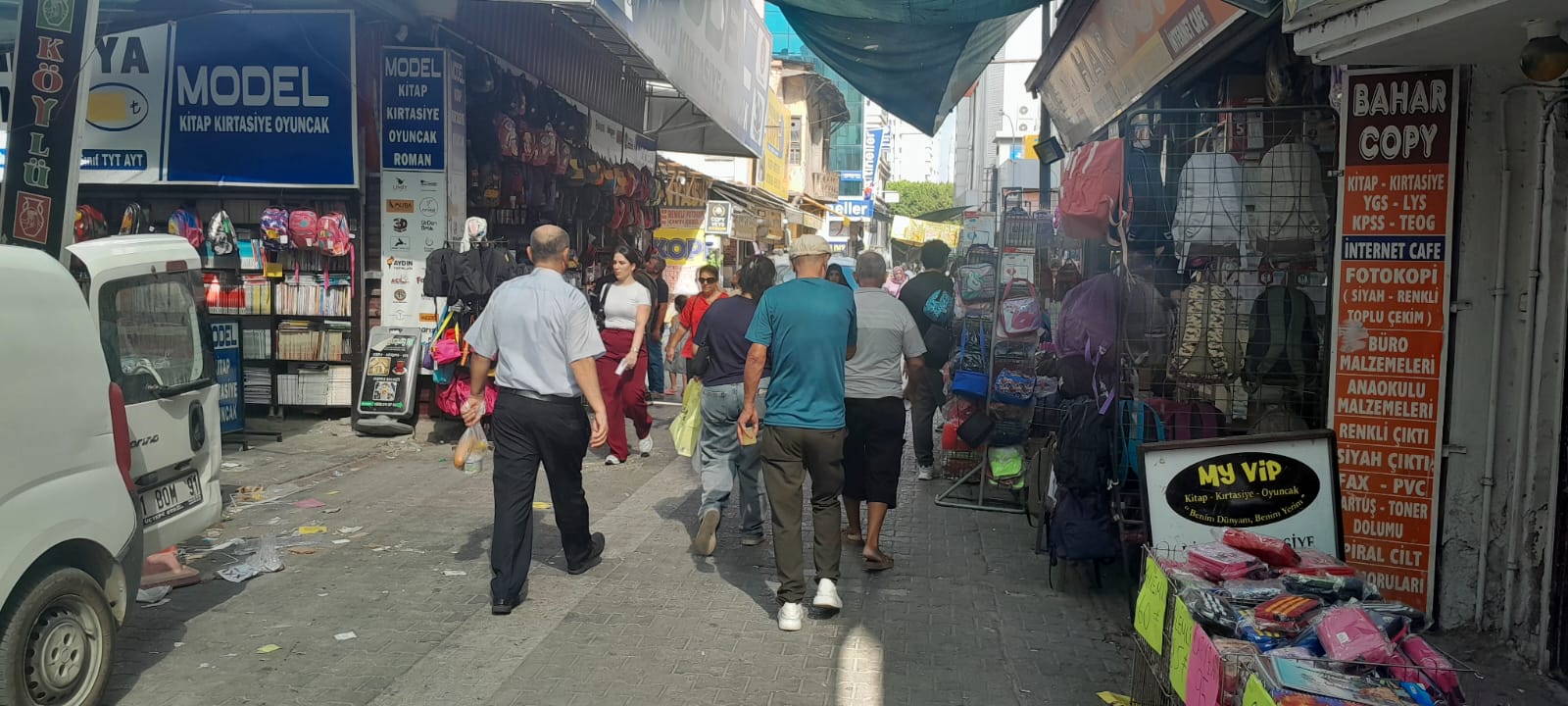 Adana’da Okul Öncesi Kırtasiye Telaşı Ailelerin Bütçesini Zorluyor2