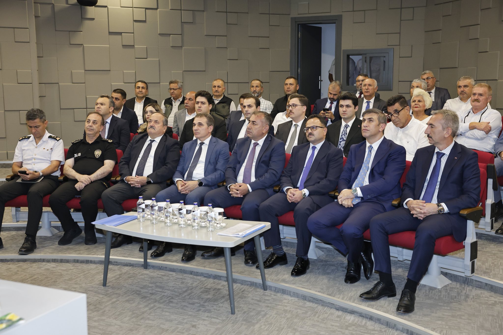 Adana’da Sahipsiz Hayvanlar İçin Çözüm Odaklı Adımlar Atılıyor (3)