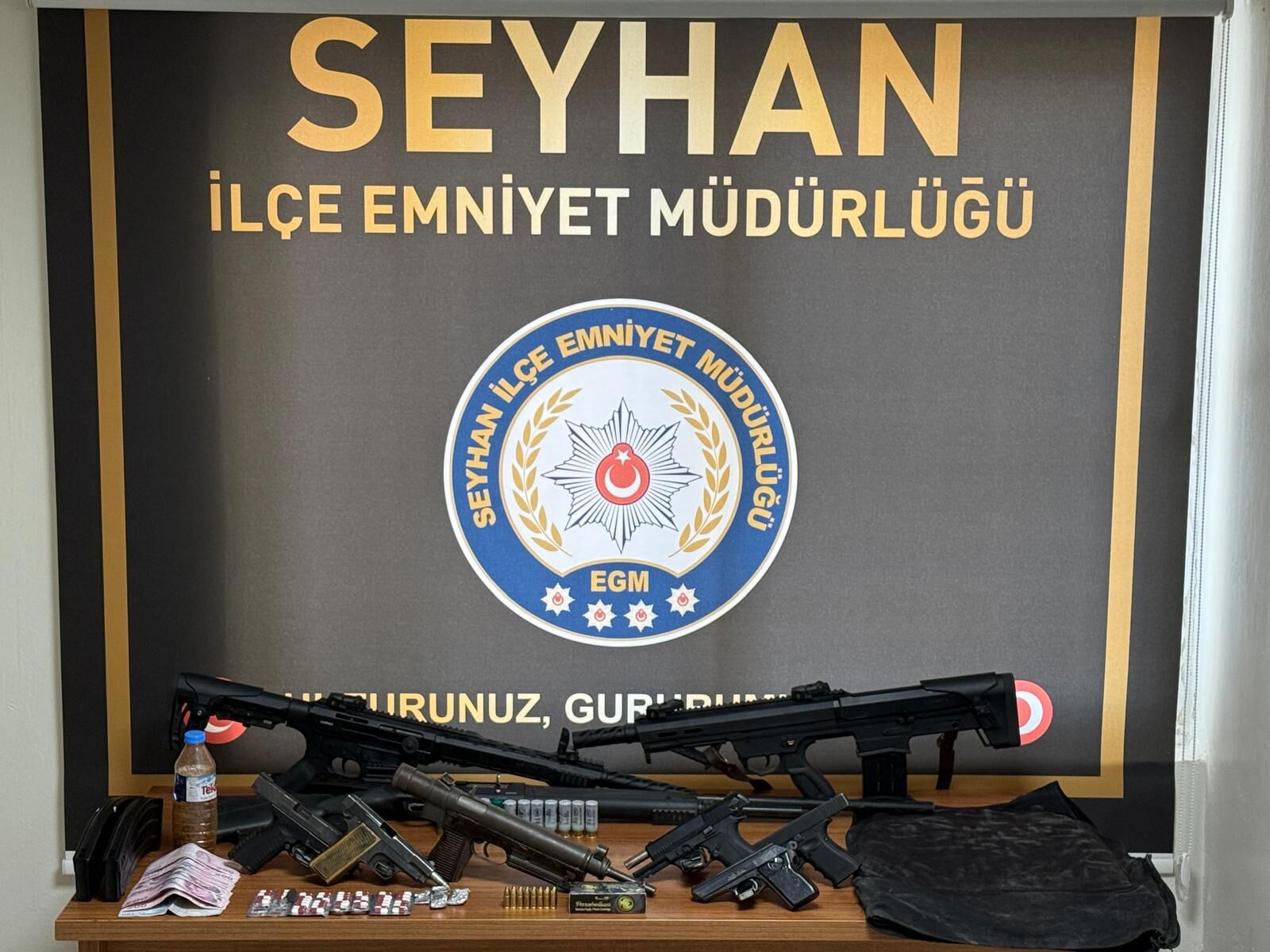 Adana’da Silah Ve Uyuşturucu Operasyonu 2 Kişi Tutuklandı (1)