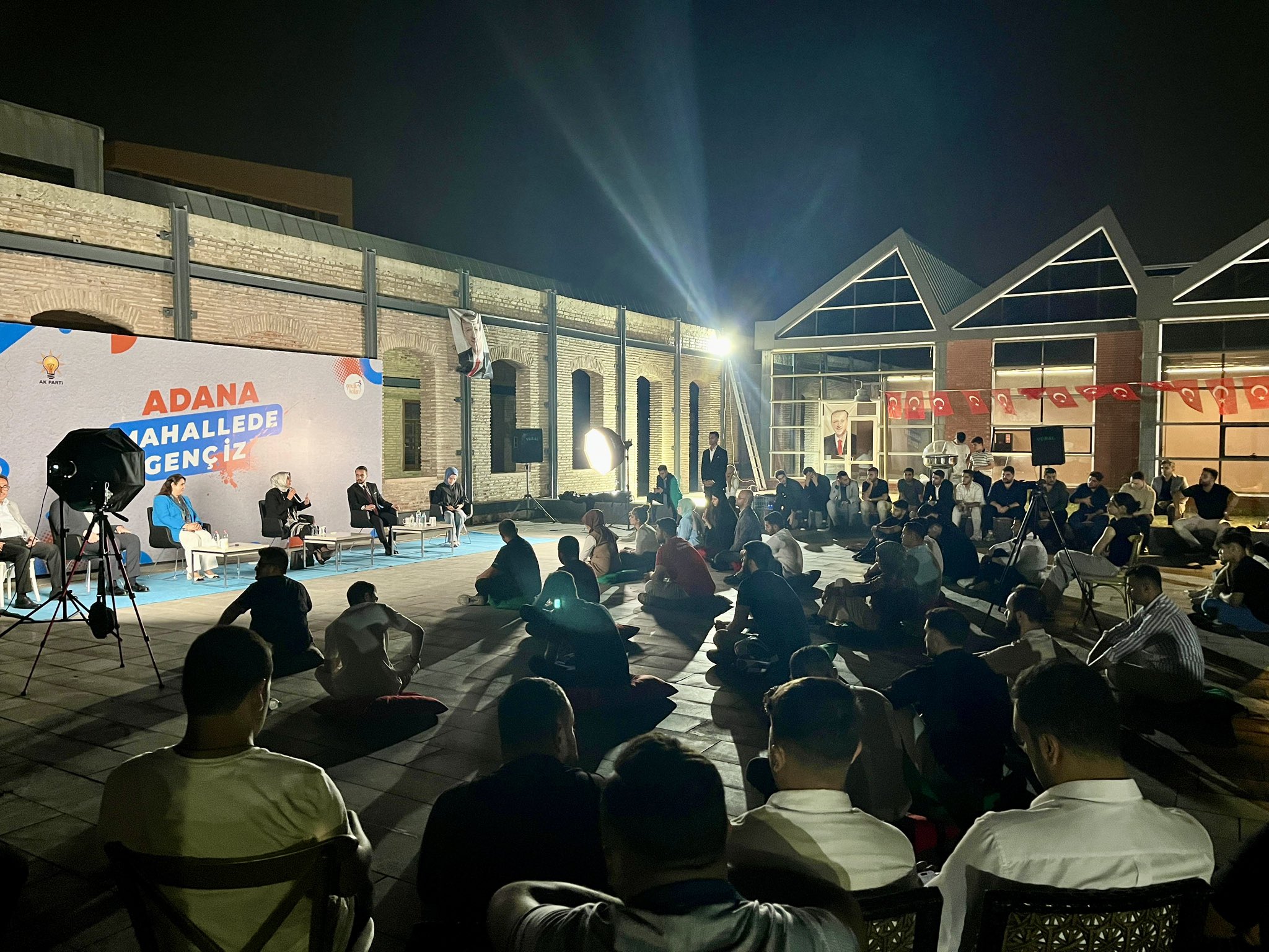 Adana’da “Türkiye Yüzyılı Buluşmaları” Yoğun Katılımla Gerçekleşti (2)