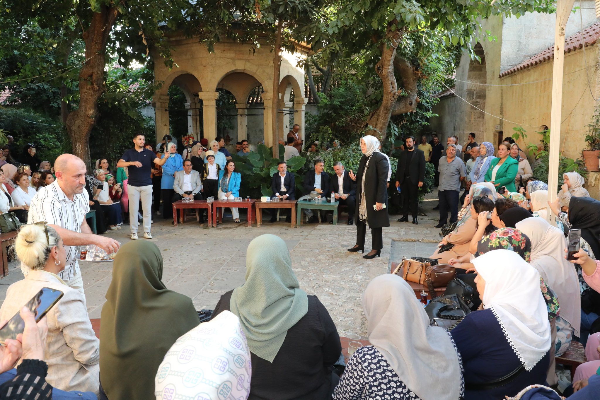 Adana’da “Türkiye Yüzyılı Buluşmaları” Yoğun Katılımla Gerçekleşti (4)