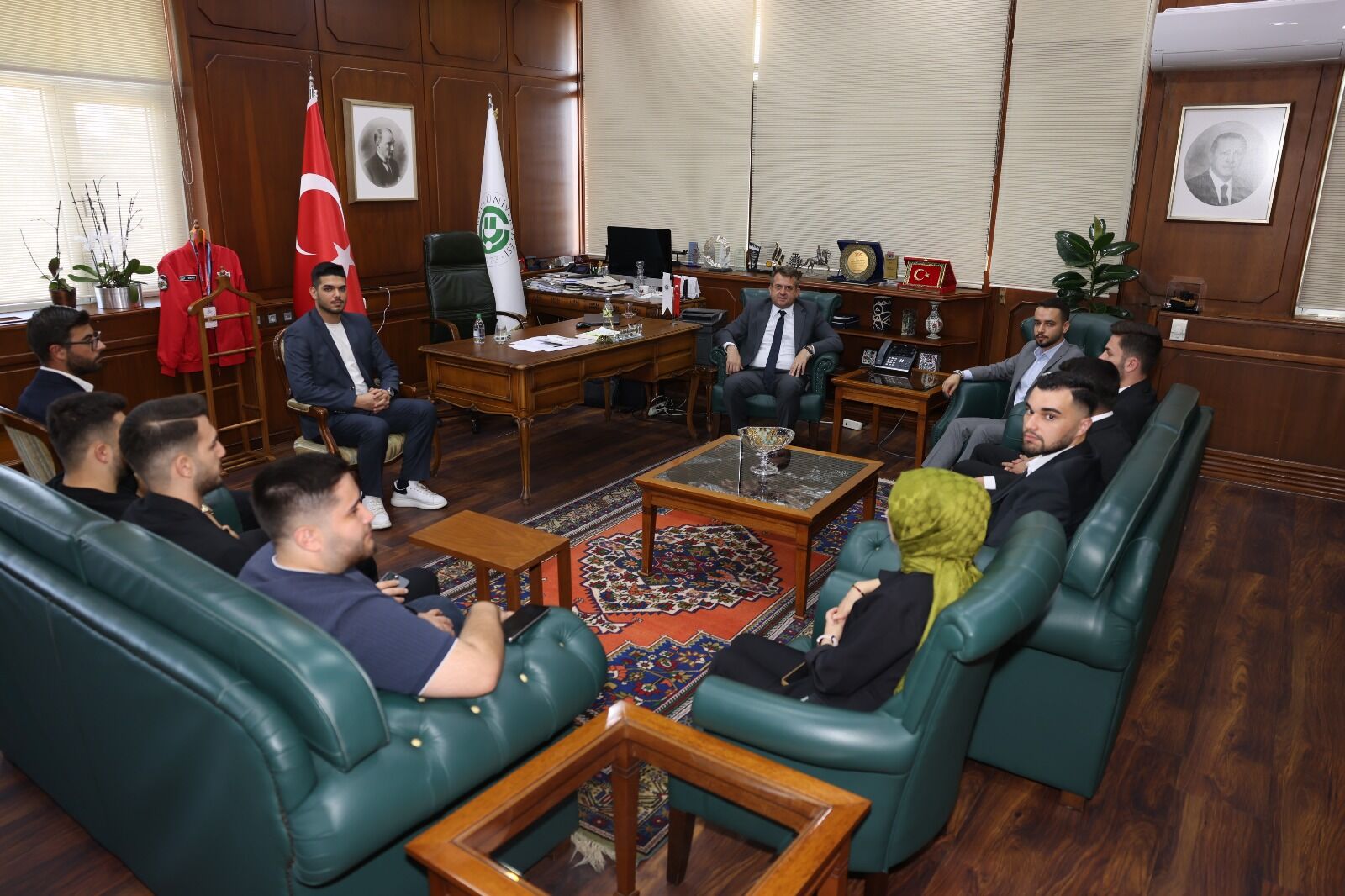 Ak Parti Gençlik Kolları’ndan Çukurova Üniversitesi Rektörüne Ziyaret2