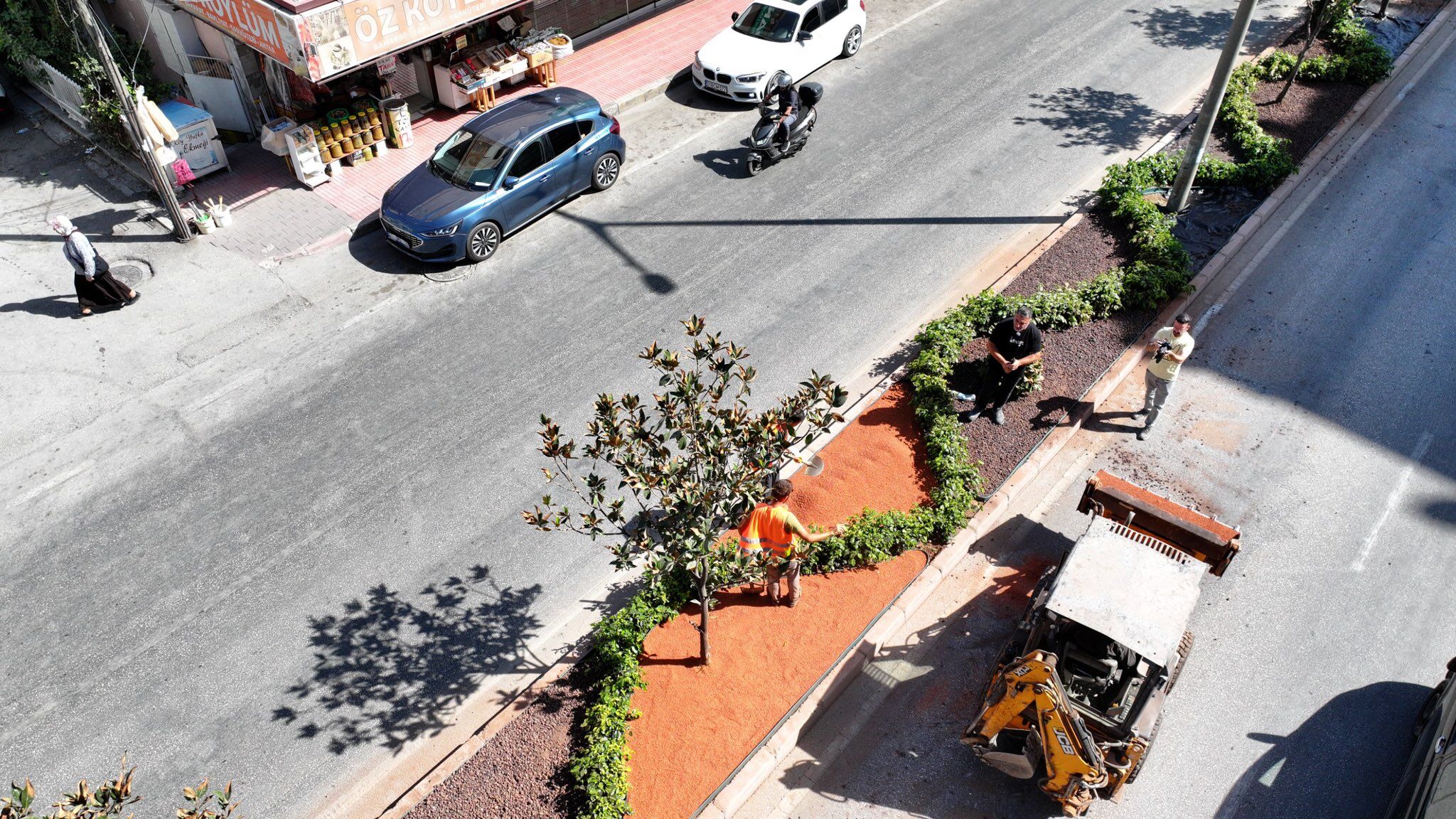 Baraj Yolu Orta Refüjünde Estetik Ve Tasarruflu Dokunuş