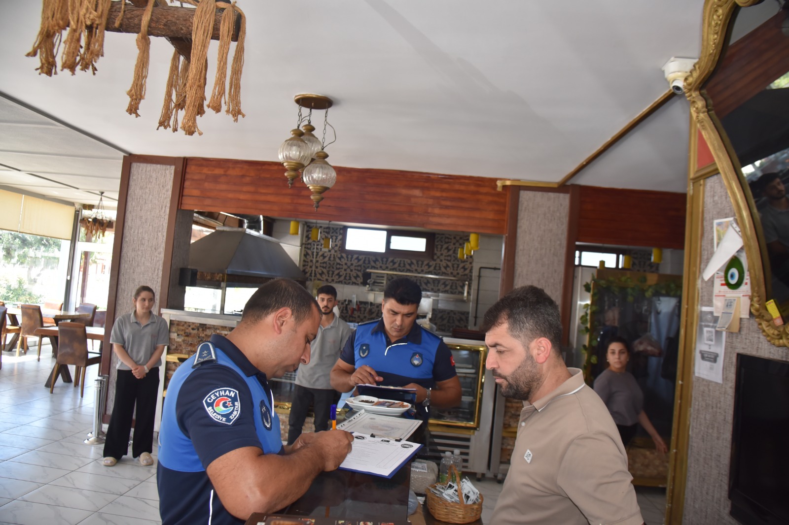 Ceyhan’da Lokanta Ve Restoranlara Sıkı Denetim (2)