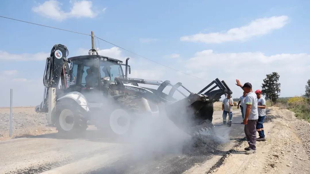 Ceyhan’da Yol Çalışmaları Hız Kesmeden Sürüyor (1)