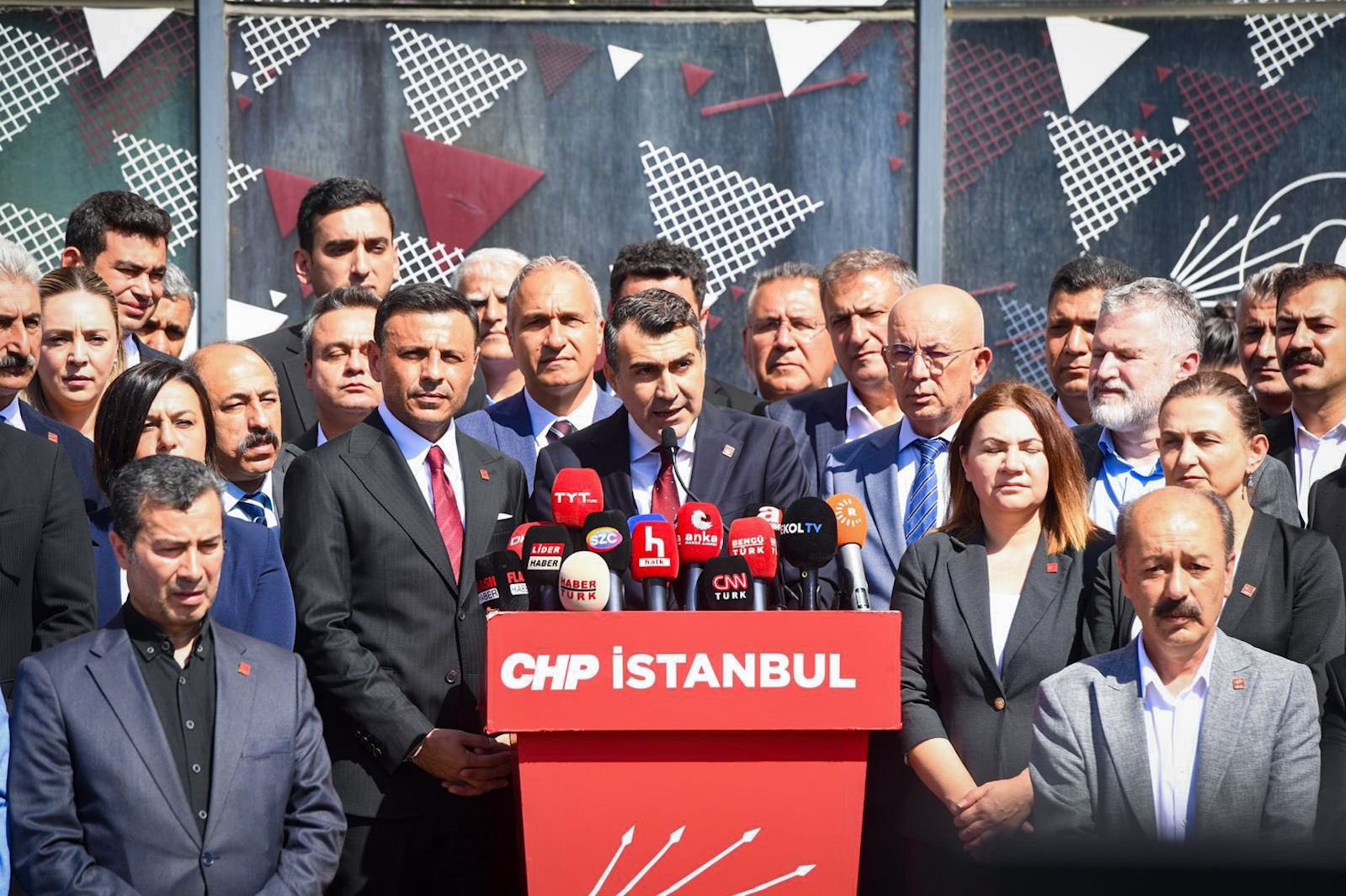 Chp’li Tanburoğlu “Bitmeyecek Bu Kavga, Özgürlük Gelene Dek” (2)