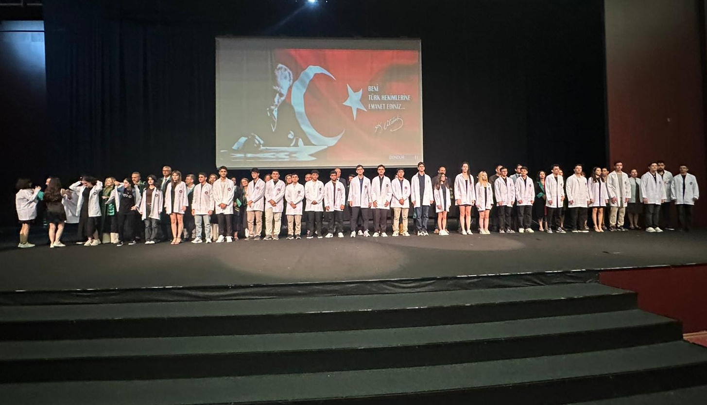 Çü Tıp Fakültesi’nde Geleceğin Hekimleri Beyaz Önlüklerini Giydi (1)-1
