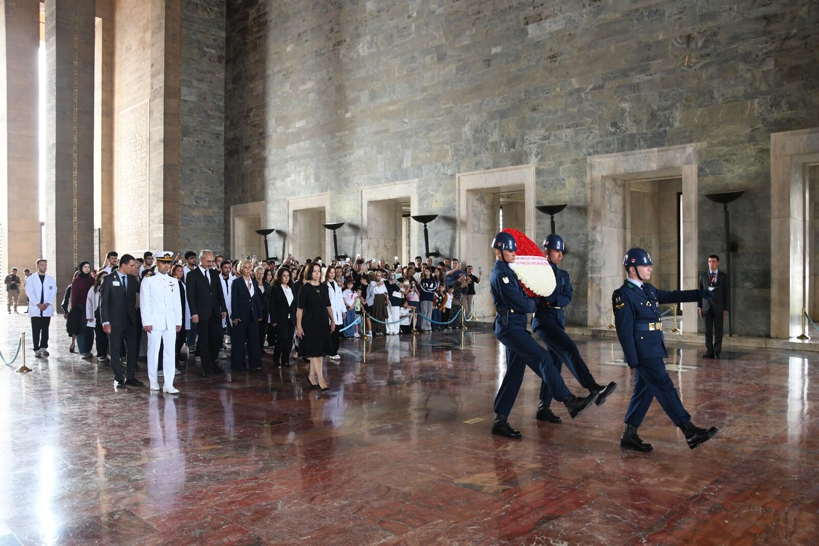 Çukurova Üniversitesi Tıp Fakültesi Mezunları Anıtkabir’de (2)