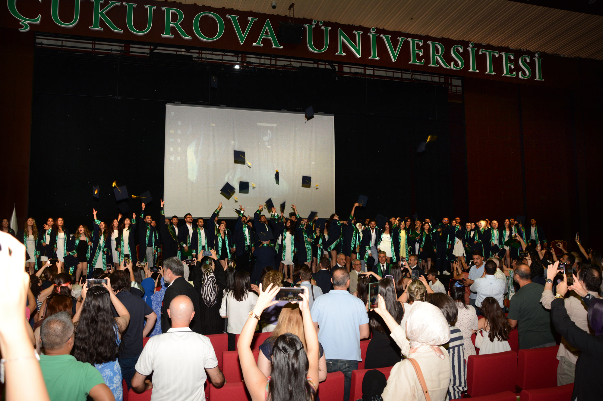 Çukurova Ünivesitesi’nde 99 Diş Hekimi Mezuniyet Sevinci Yaşadı (4)