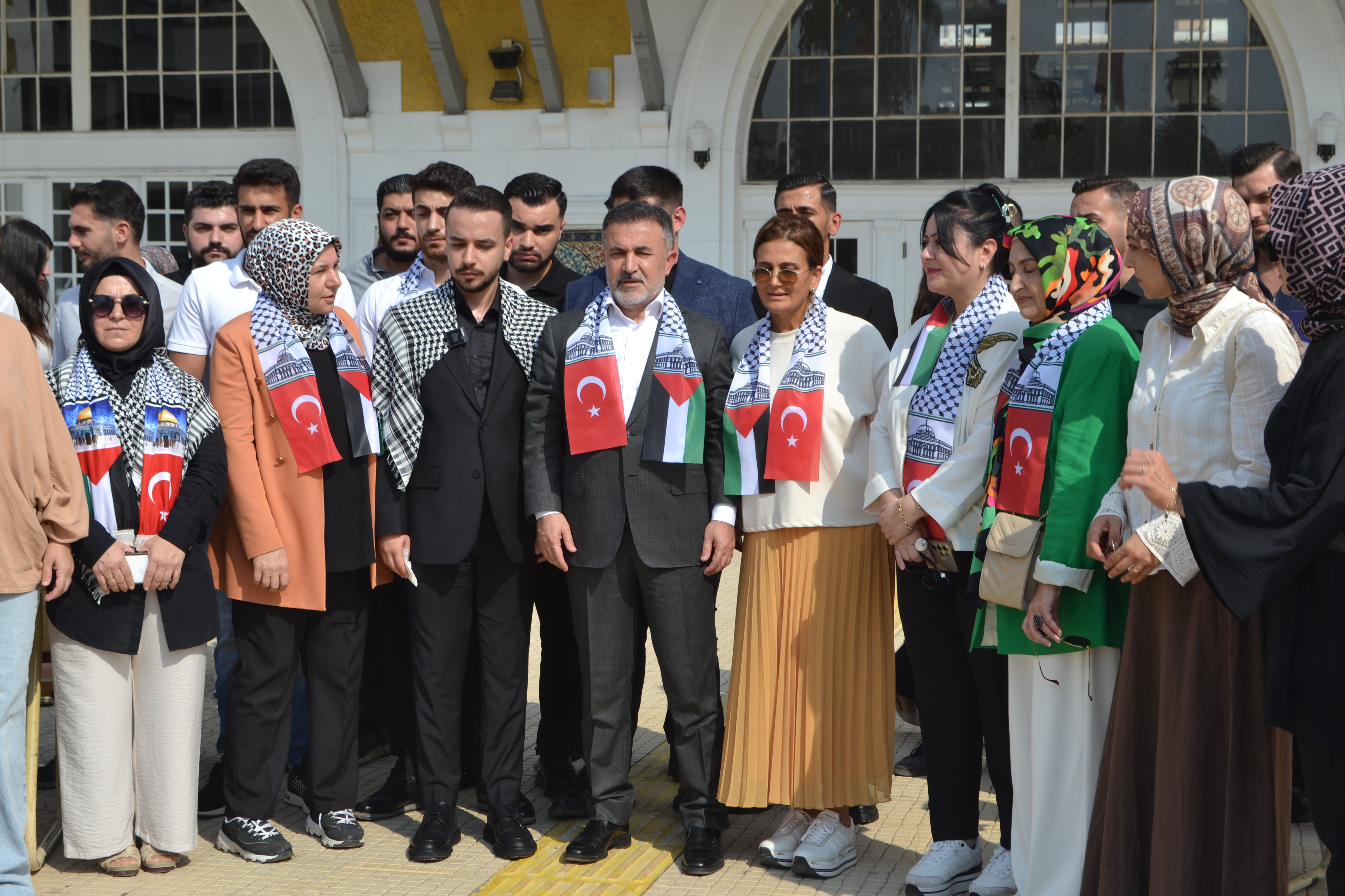 Defterler Açılmadı, Kalemler Yazmadı Adana’da Gazze’ye Vicdan Çağrısı (2)