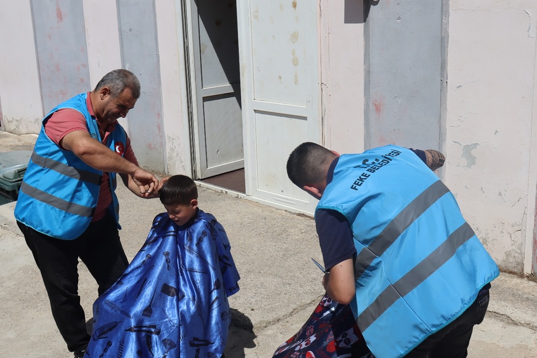 Feke Belediyesi’nden Öğrencilere Kuaför Hizmeti (2)