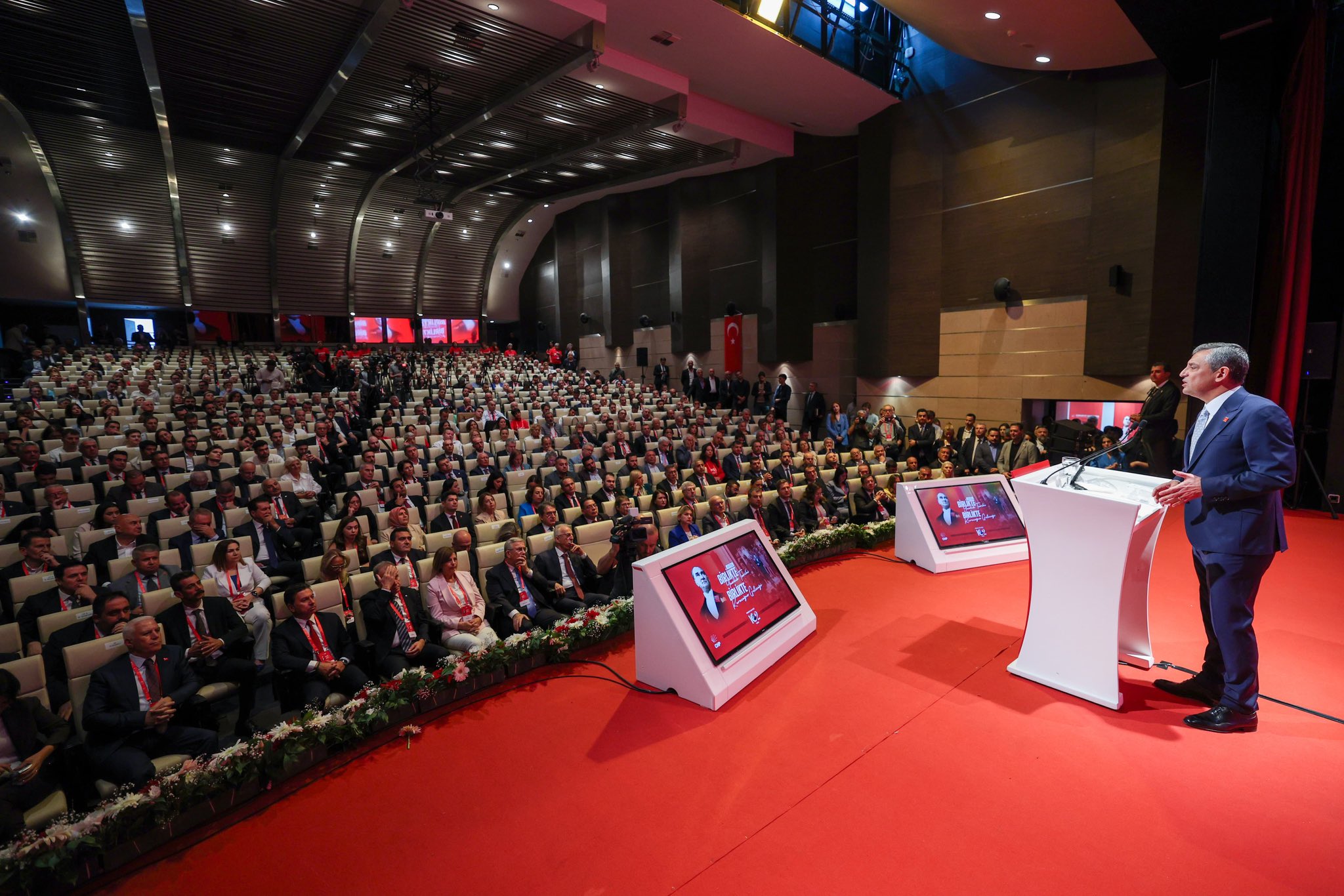 Güngör Geçer “Chp’nin 102. Yılında Mücadelemizi Büyütüyoruz”