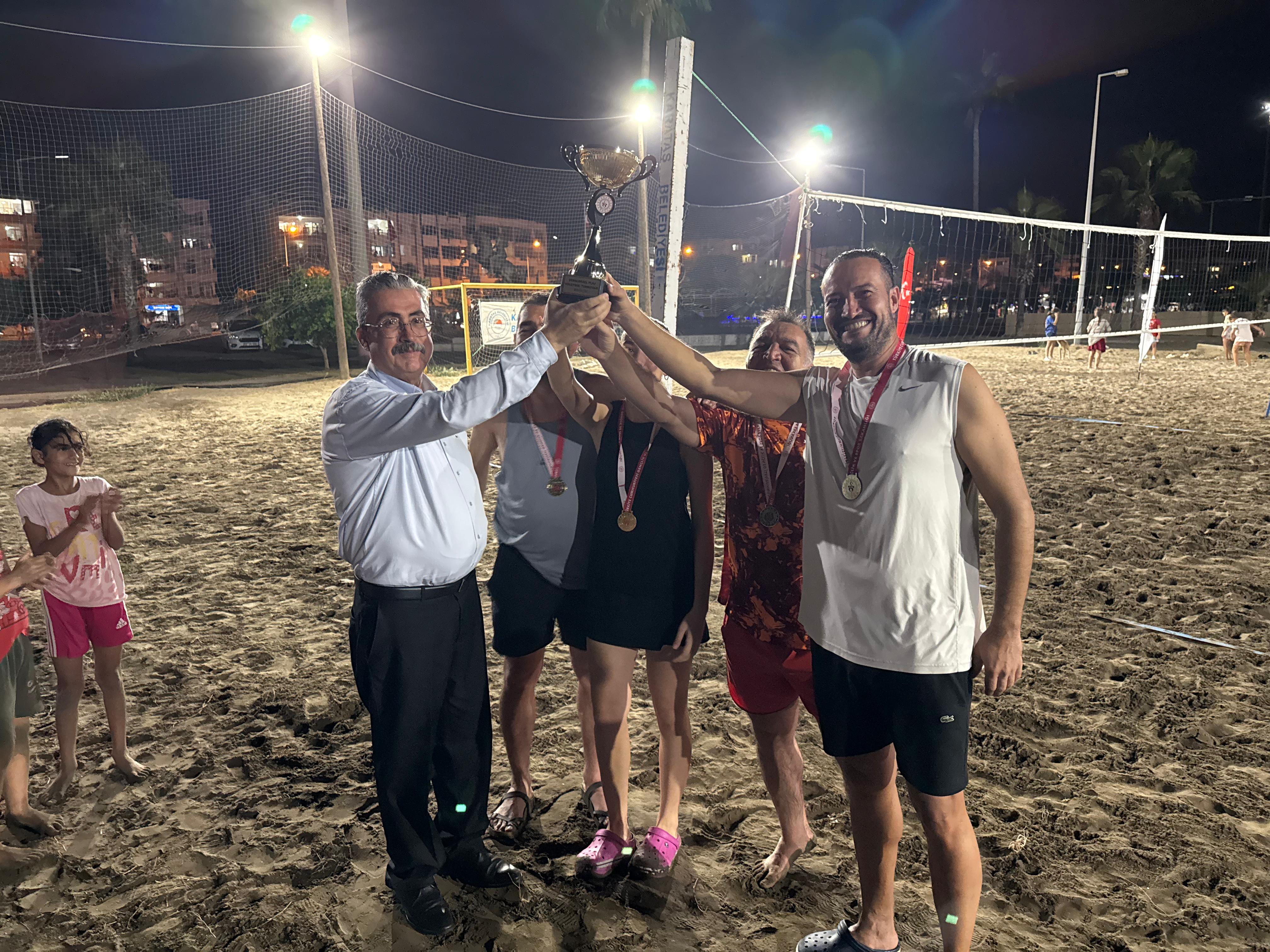 Karataş’ta Plaj Voleybolu Turnuvası Sona Erdi (2)