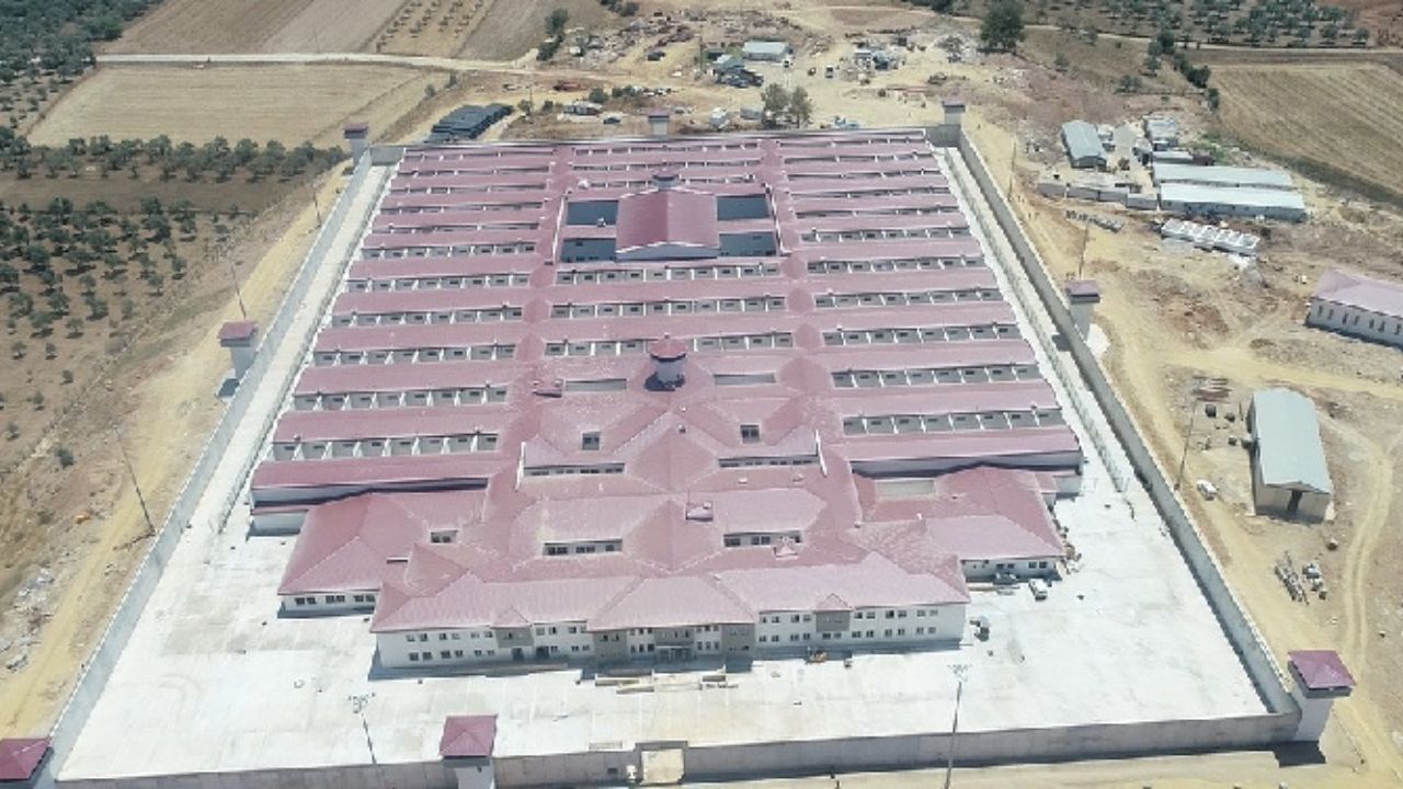 Kuyu Tipi Cezaevi Nedir