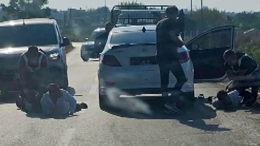 Kuyumcu Soyguncuları Altınları Bozdurup Otomobil Aldı, Paraları Sayarken Yakalandı (2)