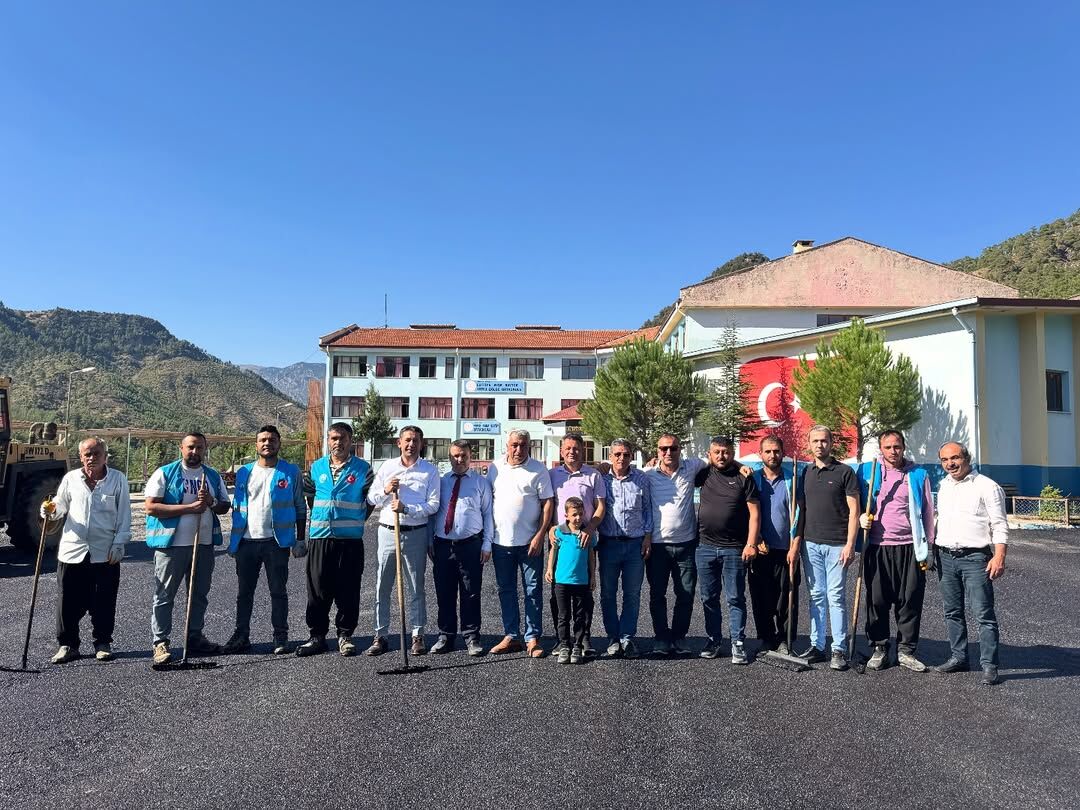 Sıcak Asfaltla Bahçe Konforu Feke’de Öğrencilere Yeni Hediye (2)