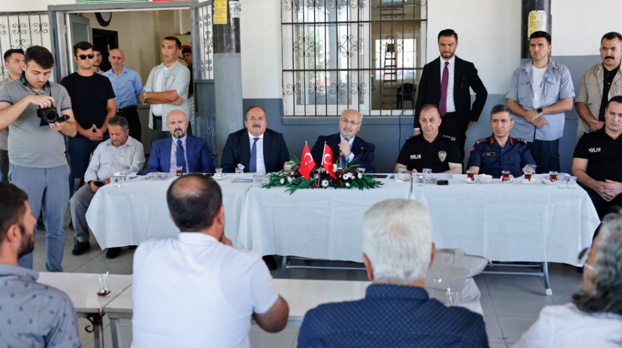 Vali Köşger, Gürselpaşa’da Vatandaşlarla Buluştu (2)