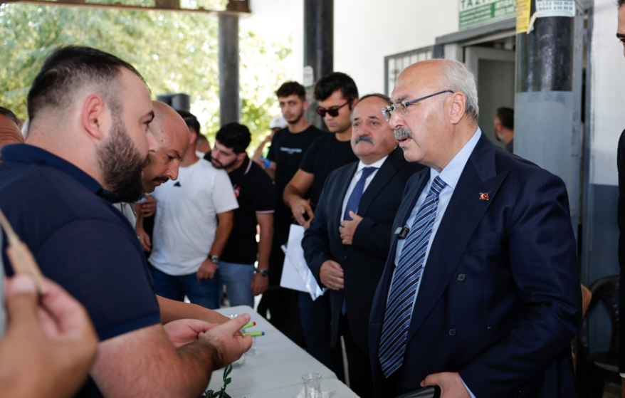 Vali Köşger, Gürselpaşa’da Vatandaşlarla Buluştu (5)