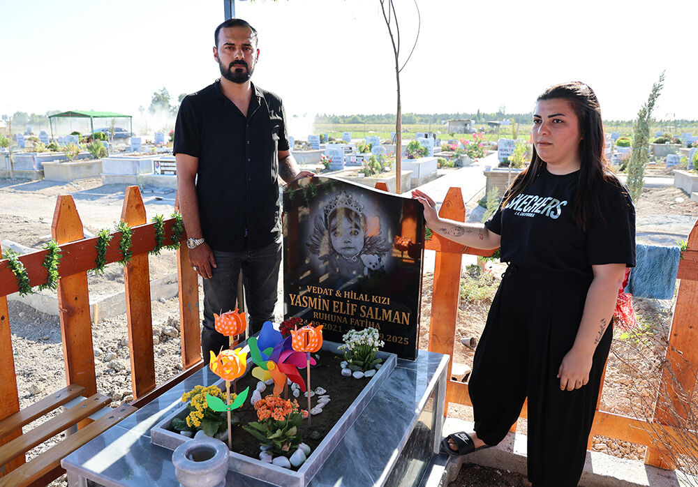 Yasmin Elif Hep 4 Yaşında Kalacak Ailesi Kabri Başında Balonlarla Andı (4)
