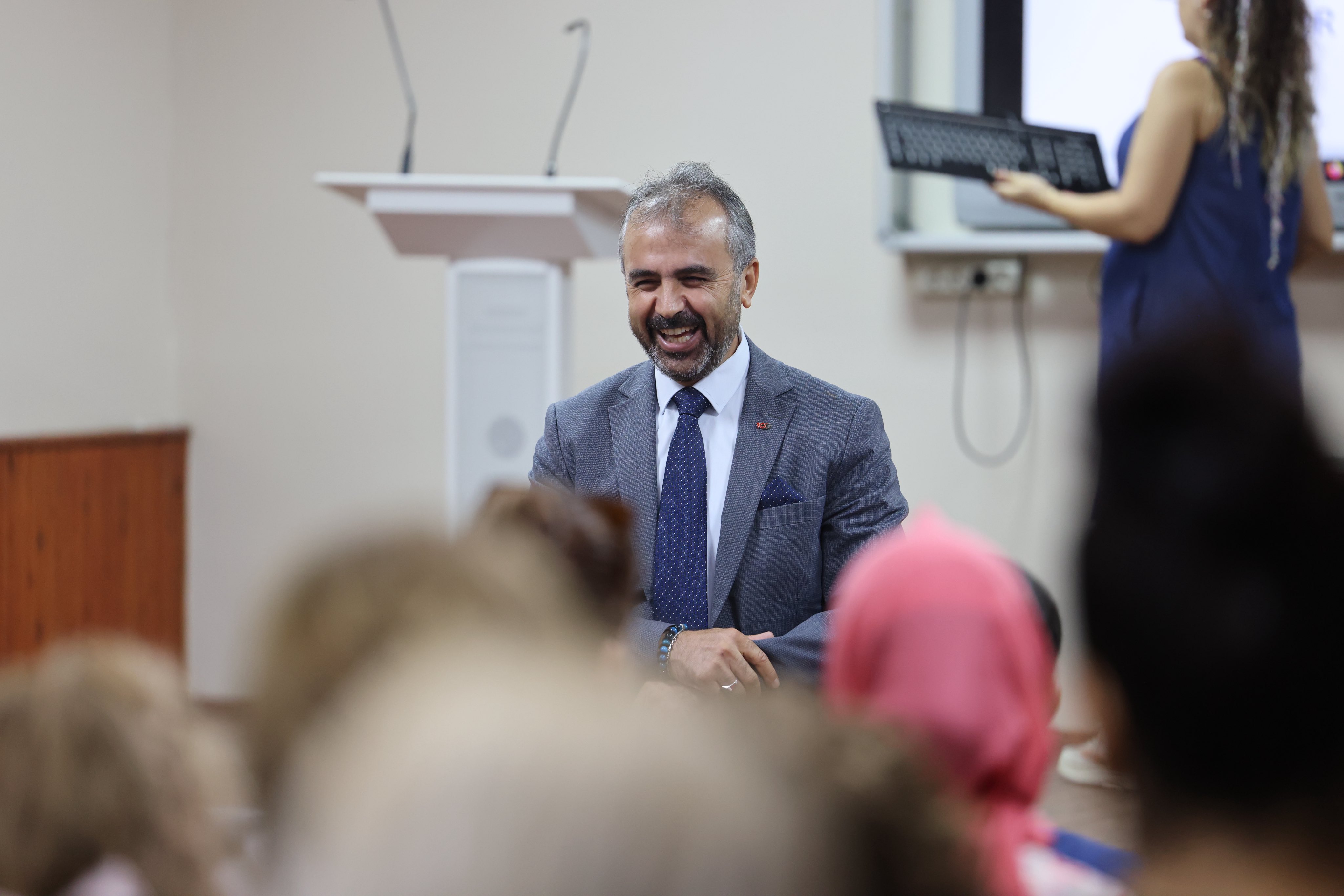 Yusuf Tüfekçi Öğretmenlerle Bir Araya Geldi