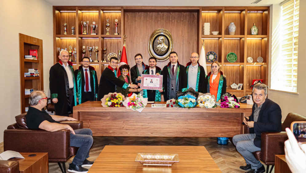 Adana Barosu’nda Ruhsat Töreni Heyecanı Genç Avukatlar Cübbe Giydi (3)