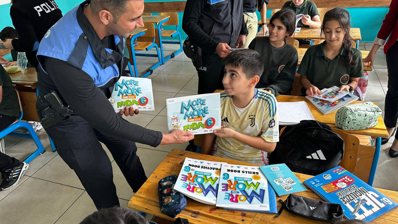 Adana Emniyetinden Öğrencilere İngilizce Desteği