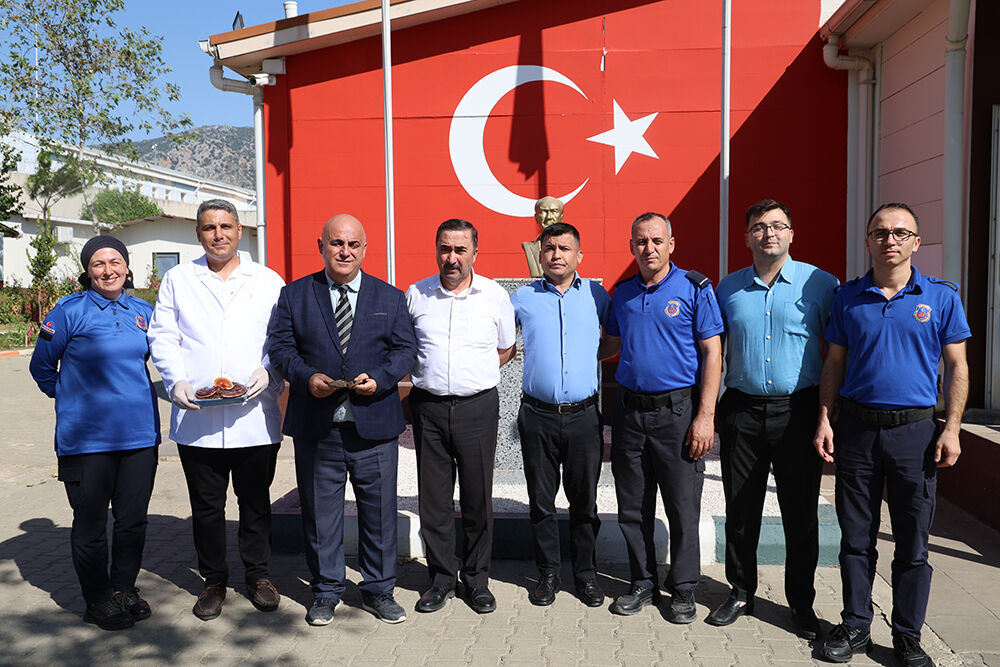 Adana'da Cezaevinde Kilosu 15 Bin Tl Olan Kırmızı Reishi Mantarı Üretildi (2)
