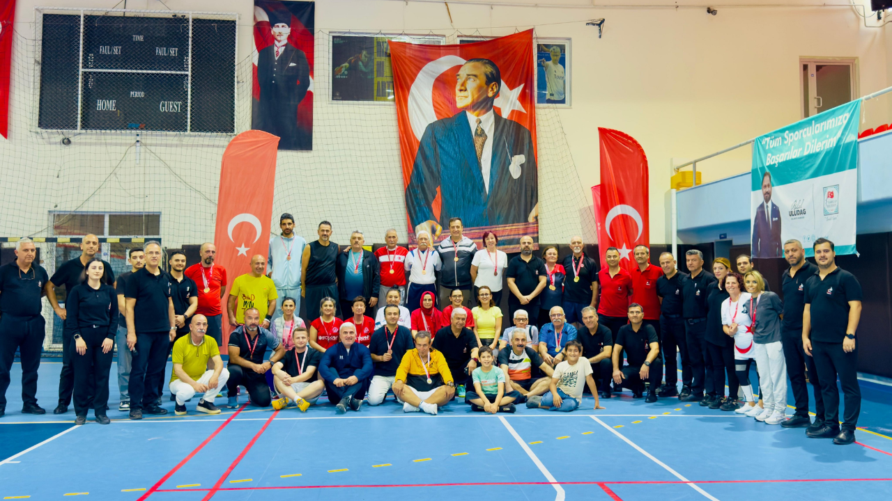 Adana’da Cumhuriyet Bayramı Badminton Turnuvası Tamamlandı