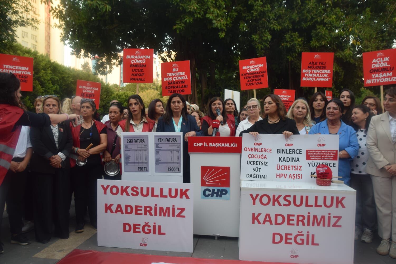 Adana’da Kadınların Boş Tencere İsyanı Sofrada Yokluk Var! (1)