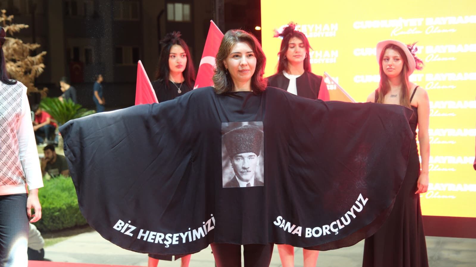 Ceyhan’da Cumhuriyet Ve Atatürk Defilesi Görsel Şölene Dönüştü (4)