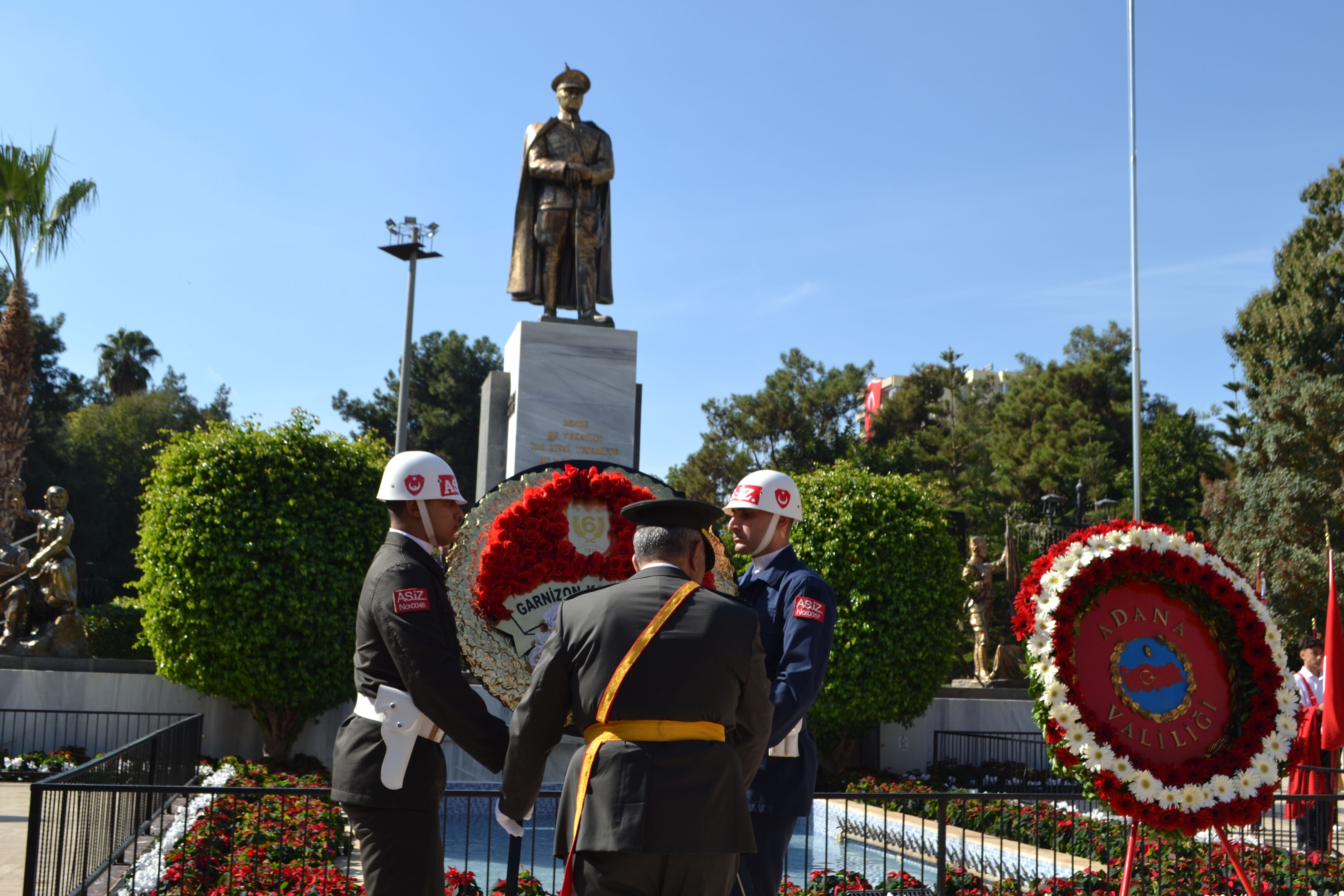 Cumhuriyet’in 102. Yılı Adana’da Çelenk Töreniyle Başladı (1)