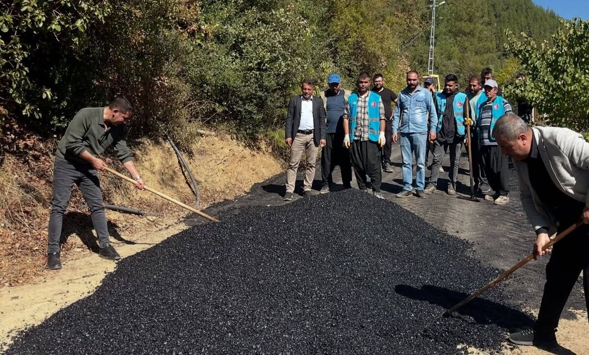Feke’de Asfalt Hamlesi Sürüyor Başkan Özen Sahada (2)